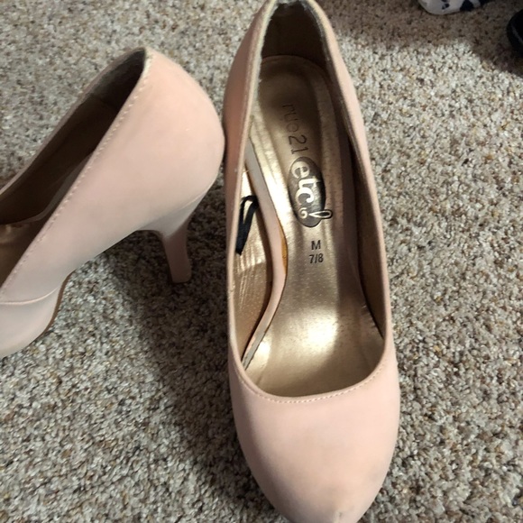 Pink heels - Picture 5 of 6